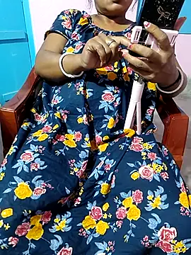 Snapshot of Cute-Swewty chatting on October 15, 1:22 pm Cute-Swewty online show from October 15, 1:22 pm