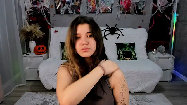 Snapshot of AnoraDark chatting on November 6, 12:28 pm AnoraDark online show from November 6, 12:28 pm