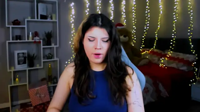 Snapshot of AnoraDark chatting on December 14, 12:21 pm AnoraDark online show from December 14, 12:21 pm