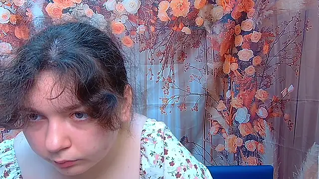 NeonilaLisova online show from November 22, 6:12 am