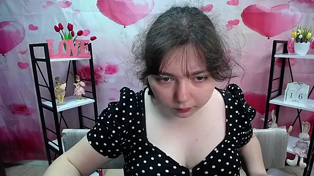 NeonilaLisova online show from April 16, 5:08 am