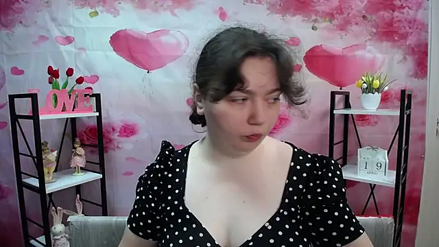 NeonilaLisova online show from April 19, 5:07 am