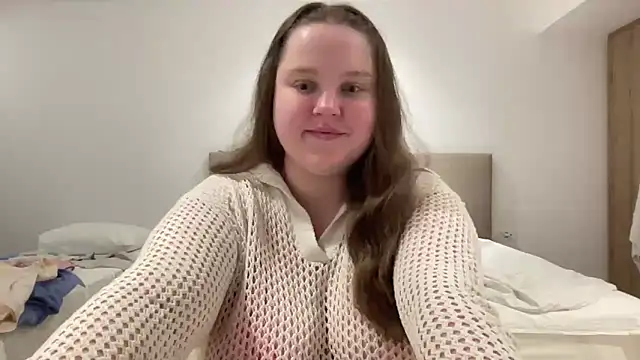 Snapshot of Alice898 chatting on September 11, 6:19 pm Alice898 online show from September 11, 6:19 pm