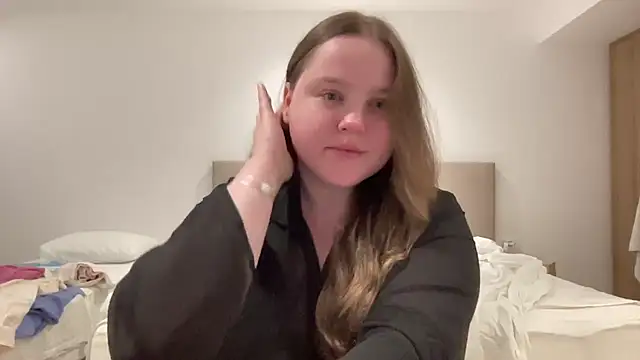 Snapshot of Alice898 chatting on September 12, 1:33 pm Alice898 online show from September 12, 1:33 pm