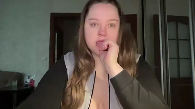 Snapshot of Alice898 chatting on October 21, 11:33 am Alice898 online show from October 21, 11:33 am