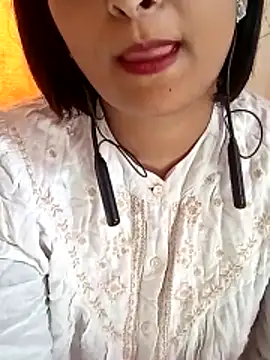 Snapshot of Queen_Kushi4 chatting on May 22, 8:42 am Queen Kushi4 online show from May 22, 8:42 am