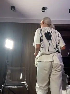 ElsaSinn online show from November 5, 3:39 am