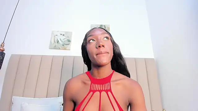 Snapshot of Mistt_Mia chatting on June 10, 7:24 pm Mistt Mia online show from June 10, 7:24 pm