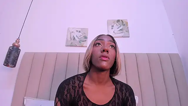 Mistt Mia online show from July 25, 6:05 pm
