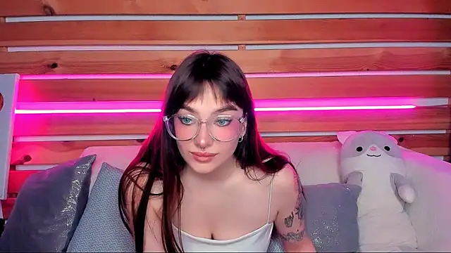 Emily Tylerr online show from September 25, 1:31 am