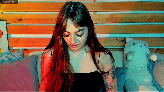 Emily Tylerr online show from November 25, 8:36 am