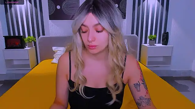 Emily Tylerr online show from March 7, 12:51 am