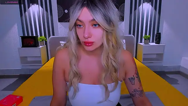 Emily Tylerr online show from March 13, 1:01 am