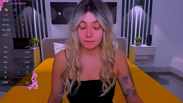 Emily Tylerr online show from March 15, 1:11 am