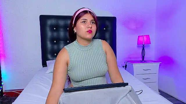 Little molly18 online show from October 14, 3:40 am