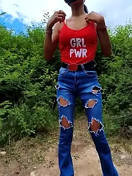 Snapshot of NaughtyMiuw chatting on February 21, 7:26 pm NaughtyMiuw online show from February 21, 7:26 pm