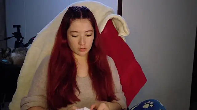 lunnaa  online show from October 24, 4:20 am