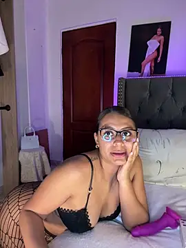 ema zoe online show from April 29, 11:55 pm