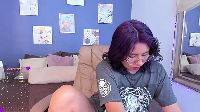 Snapshot of Nova_allen chatting on November 11, 11:16 pm Nova allen online show from November 11, 11:16 pm