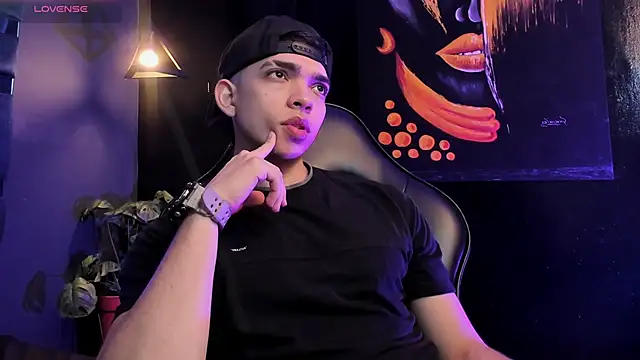 Eryonbradley online show from November 6, 11:22 am