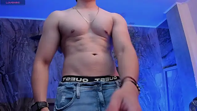 Eryonbradley online show from April 24, 11:18 pm