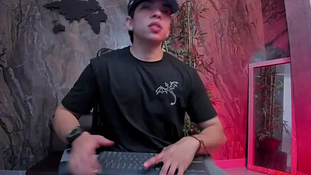 Eryonbradley online show from April 30, 11:31 pm