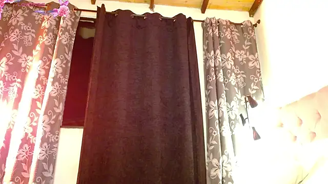 Snapshot of Dulce_Tara chatting on November 22, 1:15 am Dulce Tara online show from November 22, 1:15 am