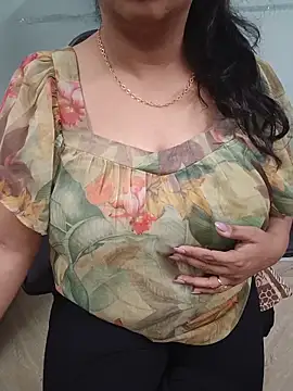 Snapshot of Bhabhiji1 chatting on June 8, 7:20 am Bhabhiji1 online show from June 8, 7:20 am