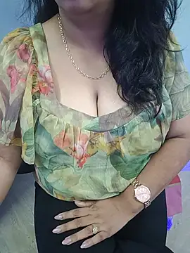 Snapshot of Bhabhiji1 chatting on June 11, 6:17 pm Bhabhiji1 online show from June 11, 6:17 pm