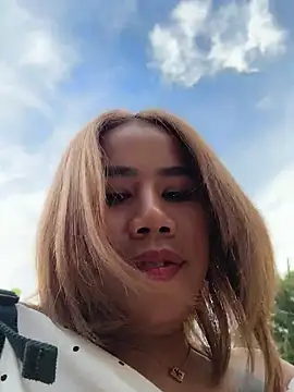Snapshot of Kath_C chatting on May 16, 10:36 am Kath C online show from May 16, 10:36 am