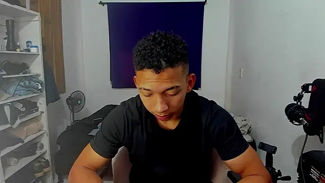 Snapshot of JuanchiT66 chatting on September 14, 6:18 pm JuanchiT66 online show from September 14, 6:18 pm