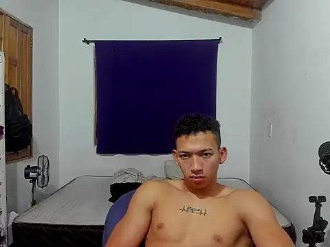 Snapshot of JuanchiT66 chatting on October 26, 5:35 am JuanchiT66 online show from October 26, 5:35 am