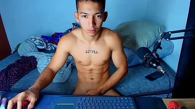 Snapshot of JuanchiT66 chatting on November 18, 3:38 pm JuanchiT66 online show from November 18, 3:38 pm