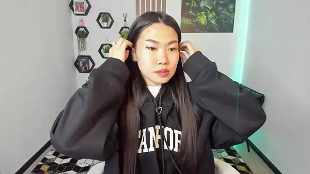 LunaPurrr online show from November 26, 1:17 am