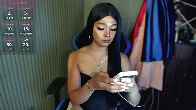 Snapshot of TrinityFucksYou chatting on June 23, 2:04 pm TrinityFucksYou online show from June 23, 2:04 pm