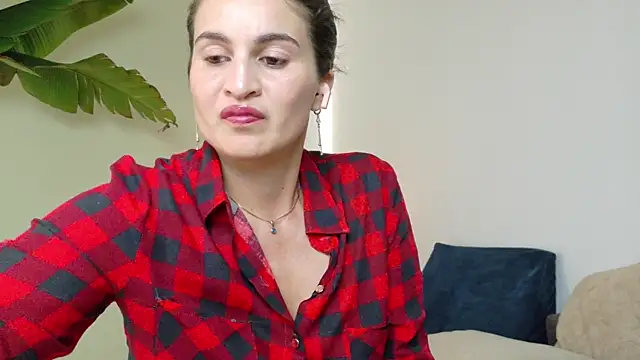 lizdevine online show from December 4, 6:05 pm