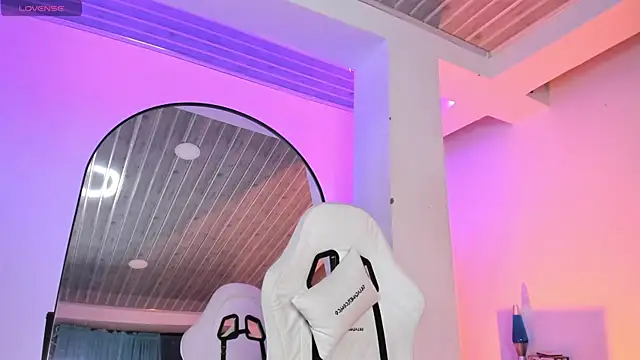MiaVillalobos online show from July 22, 1:41 am