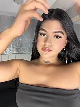 Snapshot of Mia-Medina chatting on July 23, 7:34 pm Mia-Medina online show from July 23, 7:34 pm