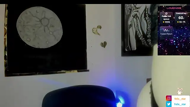 Snapshot of Roxannelorence_ chatting on November 7, 3:12 pm Roxannelorence online show from November 7, 3:12 pm