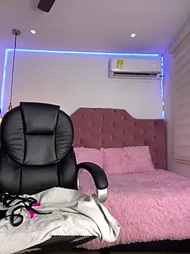 Velveet x online show from November 20, 1:00 pm