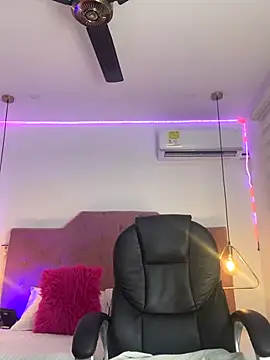 Velveet x online show from December 18, 11:38 am