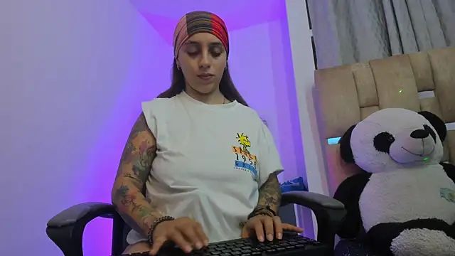 JulianaCarter online show from November 30, 3:05 pm