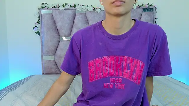 Snapshot of lana_and_liam_ chatting on November 4, 9:30 am lana and liam online show from November 4, 9:30 am