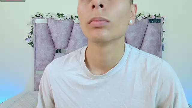 Snapshot of lana_and_liam_ chatting on November 15, 10:34 am lana and liam online show from November 15, 10:34 am