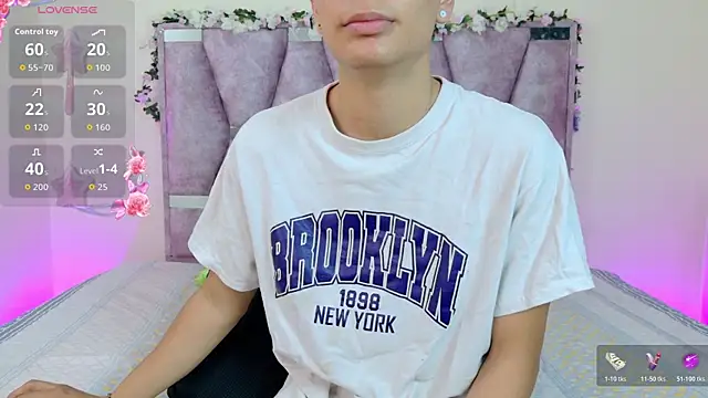 Snapshot of lana_and_liam_ chatting on November 16, 10:43 am lana and liam online show from November 16, 10:43 am