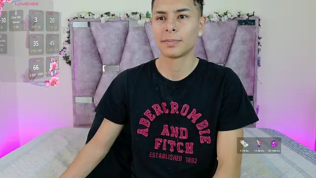 Snapshot of lana_and_liam_ chatting on November 25, 9:31 am lana and liam online show from November 25, 9:31 am