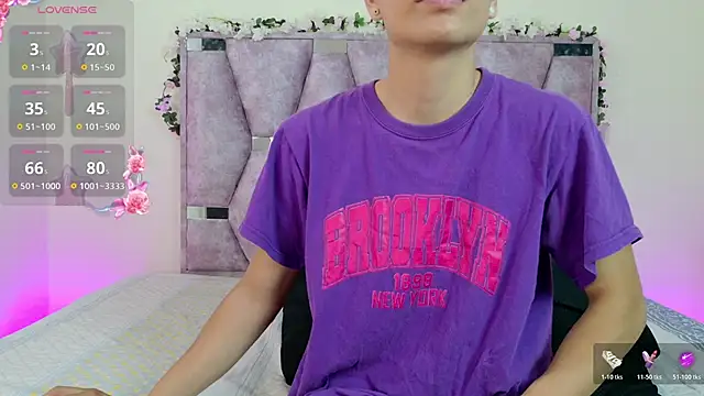 Snapshot of lana_and_liam_ chatting on November 27, 9:22 am lana and liam online show from November 27, 9:22 am