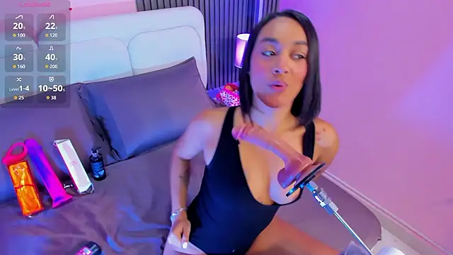 Clawdeen  wolf online show from February 7, 7:17 pm