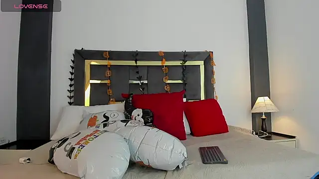 Snapshot of ScarlettVell chatting on October 24, 7:21 pm ScarlettVell online show from October 24, 7:21 pm