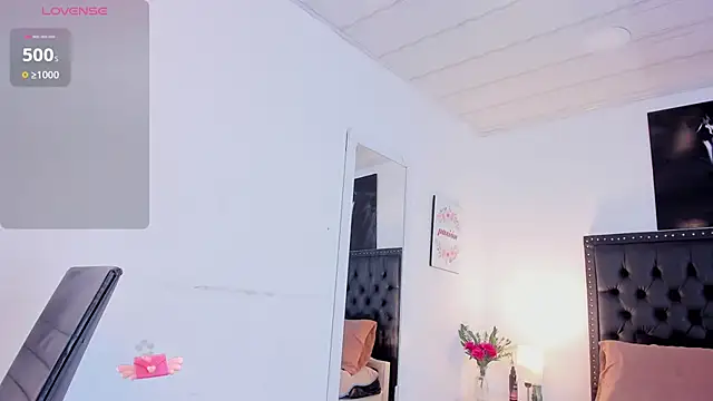 Snapshot of ScarlettVell chatting on November 22, 6:23 am ScarlettVell online show from November 22, 6:23 am